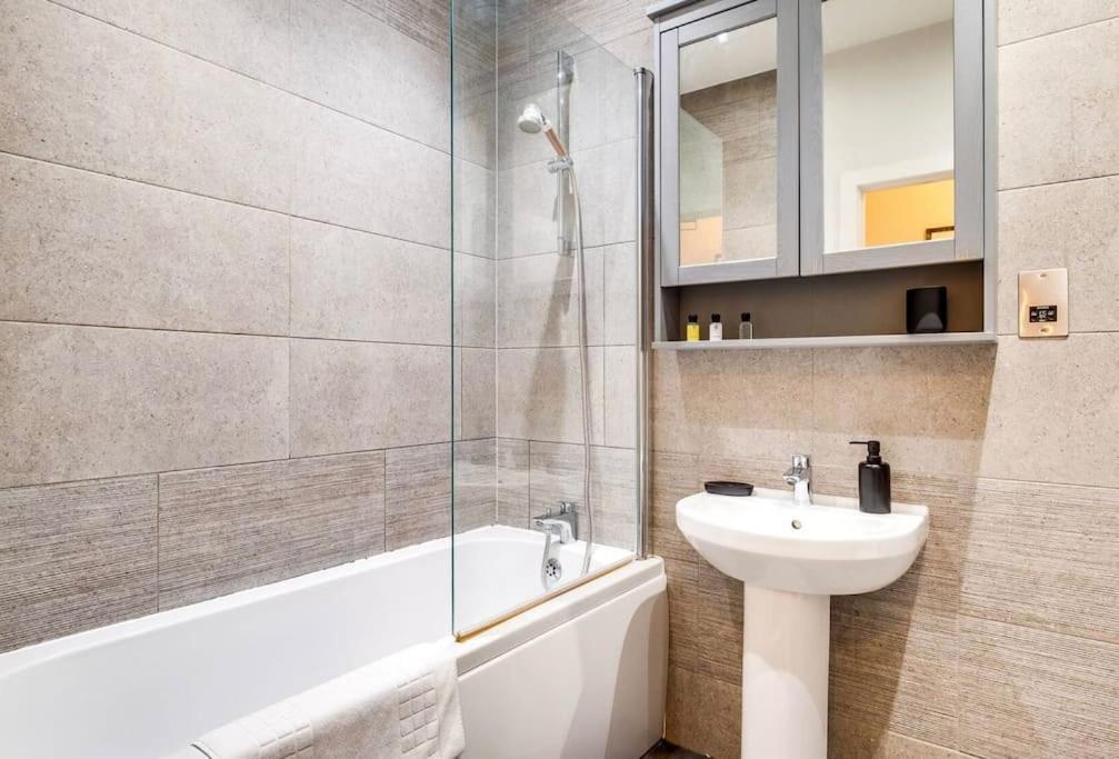 Giant Savings On Long Stays B1 Living, Enquire Now Birmingham Zewnętrze zdjęcie